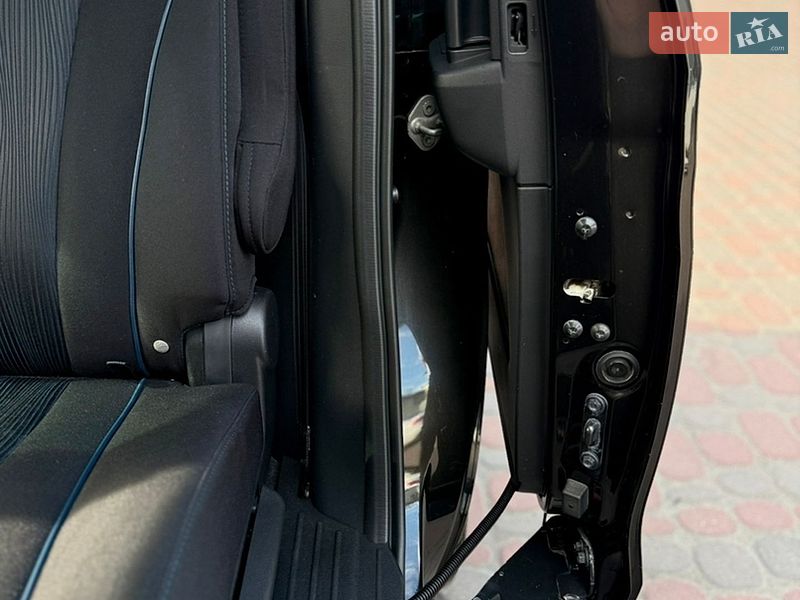 Мінівен Mazda 5 2011 в Рівному фото 14 Мінівен Mazda 5 2011 в Рівному