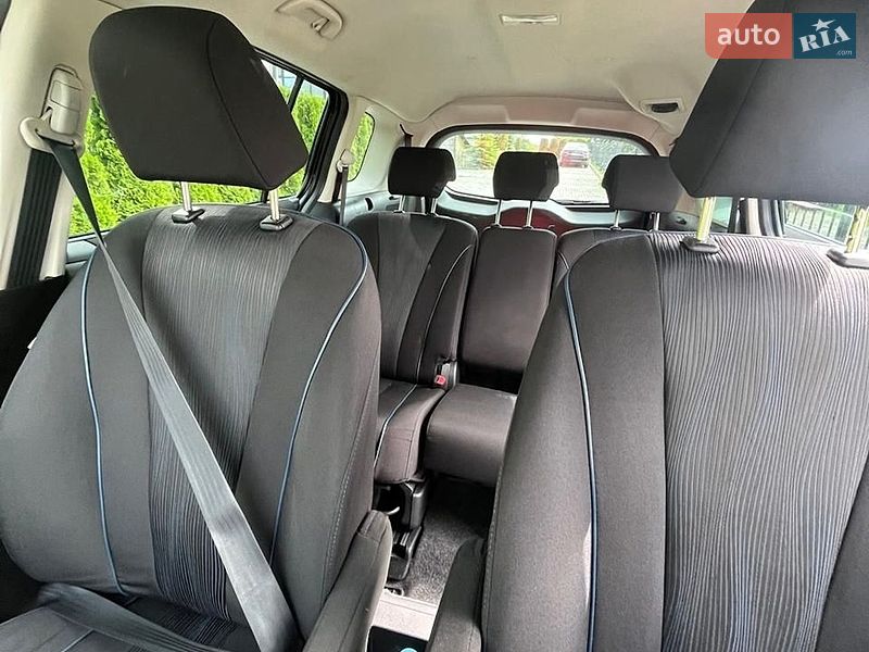 Минивэн Mazda 5 2011 в Луцке