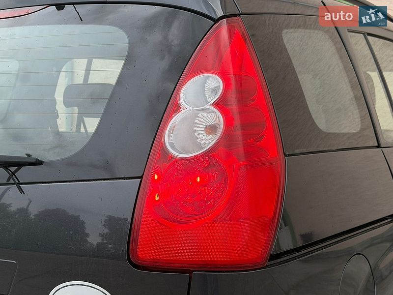 Минивэн Mazda 5 2006 в Стрые