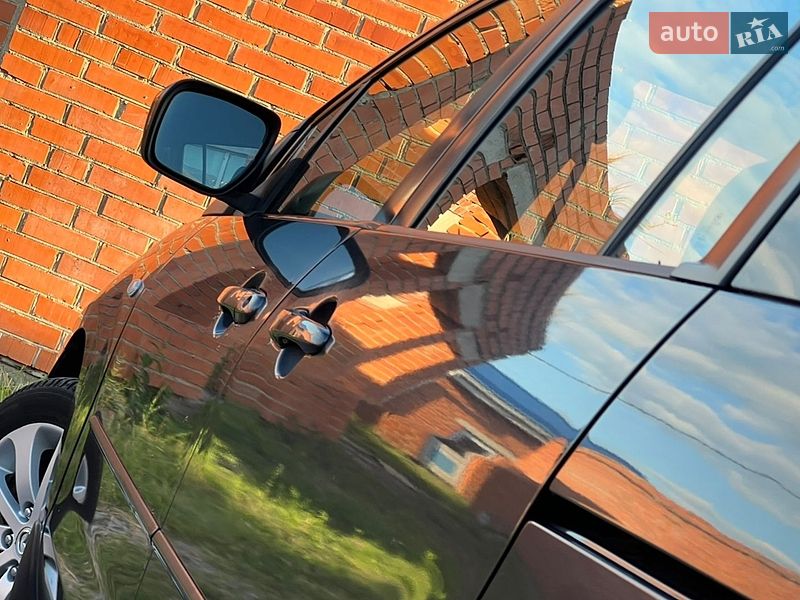 Минивэн Mazda 5 2006 в Дрогобыче