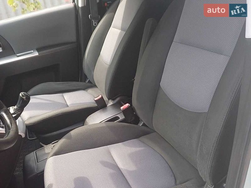 Мінівен Mazda 5 2005 в Мукачевому