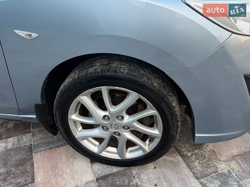 Мінівен Mazda 5 2011 в Києві