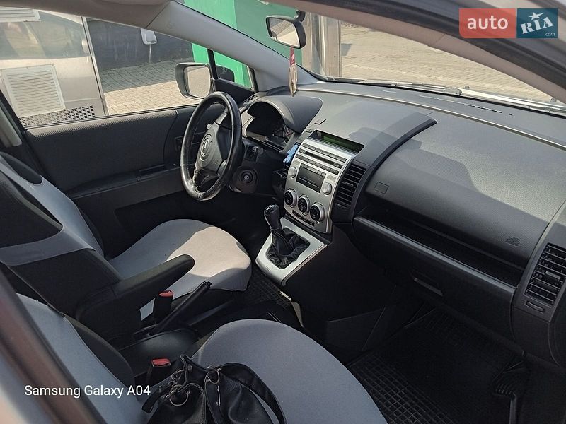 Минивэн Mazda 5 2005 в Сторожинце