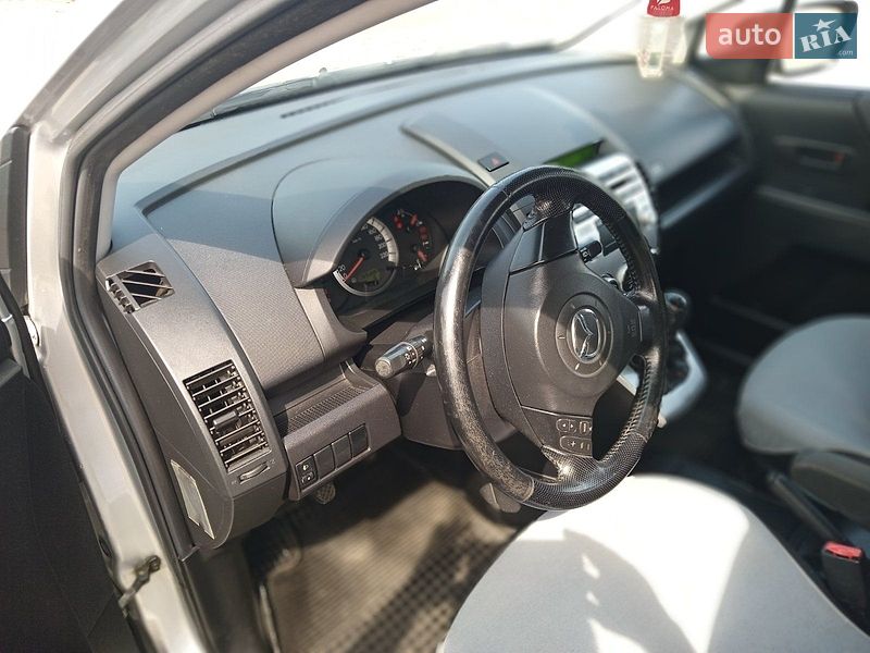 Минивэн Mazda 5 2005 в Сторожинце