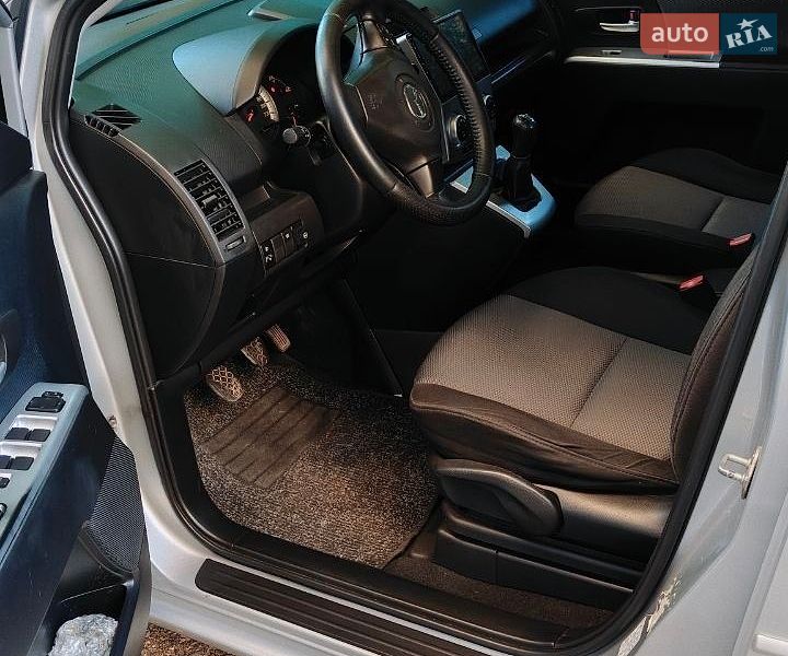 Мінівен Mazda 5 2006 в Харкові