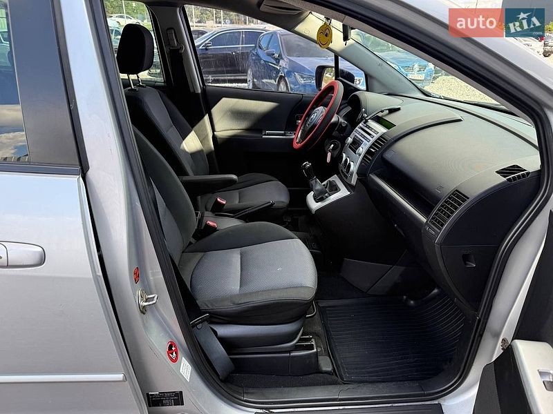Мінівен Mazda 5 2006 в Києві