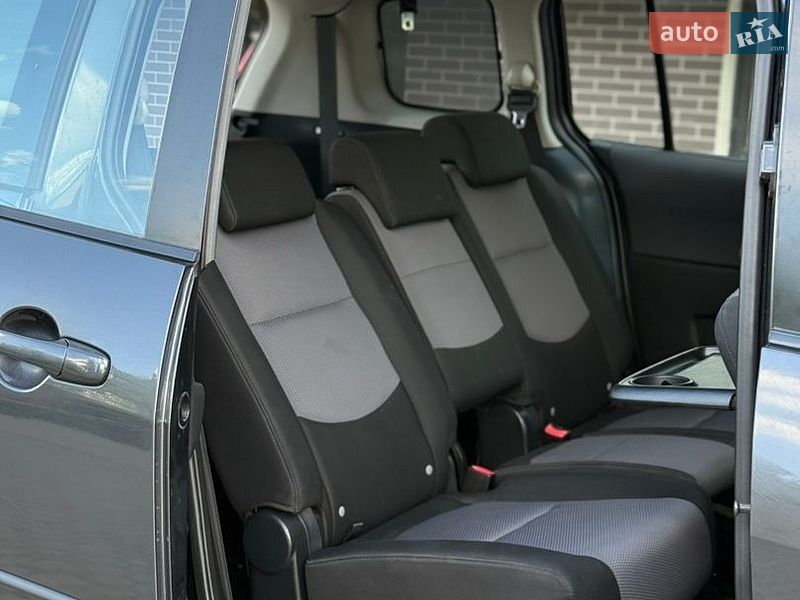 Мінівен Mazda 5 2006 в Жовкві