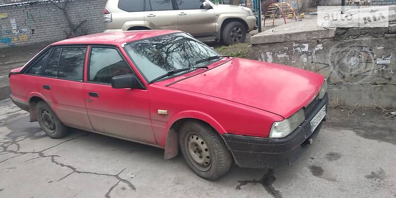 Хетчбек Mazda 626 1986 в 