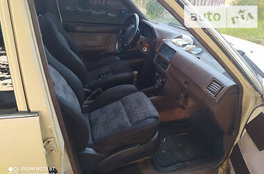 Седан Mazda 626 1986 в 