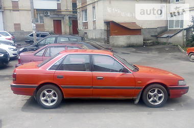 Седан Mazda 626 1989 в Хмельницком