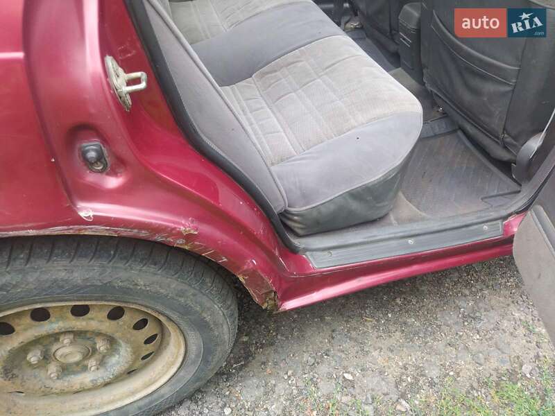 Седан Mazda 626 1992 в Николаеве