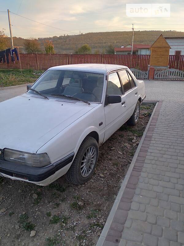 Седан Mazda 626 1986 в Чорткове