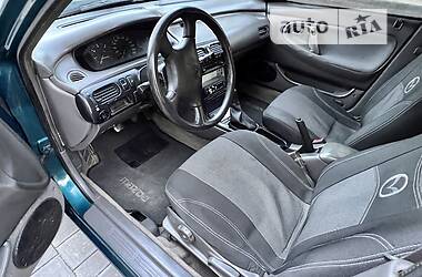 Хетчбек Mazda 626 1993 в 