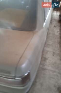 Седан Mazda 626 1989 в Черновцах