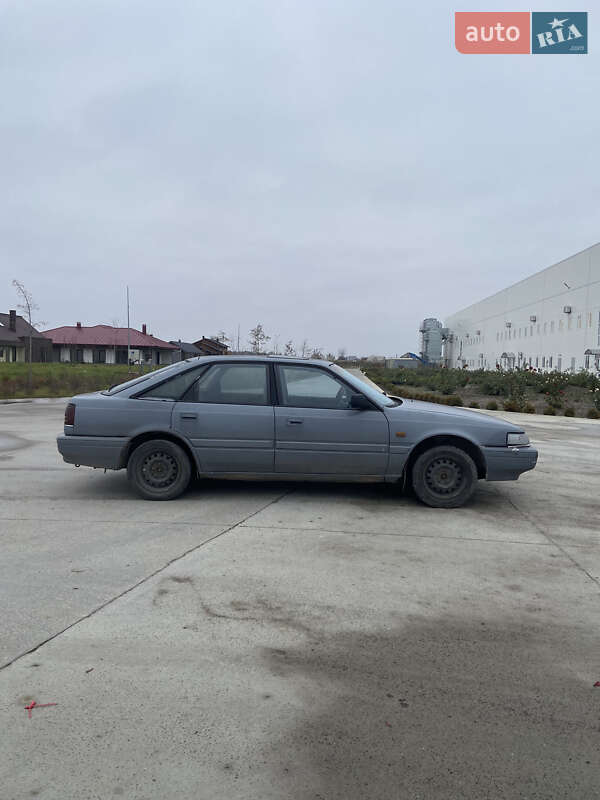 Хэтчбек Mazda 626 1990 в Коростене
