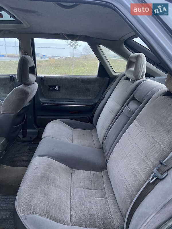 Хэтчбек Mazda 626 1990 в Коростене