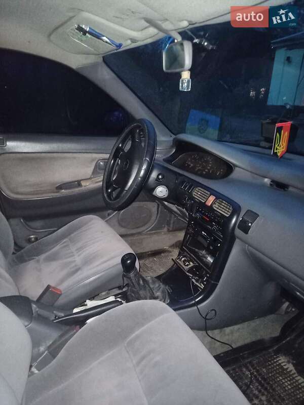 Седан Mazda 626 1992 в Житомире