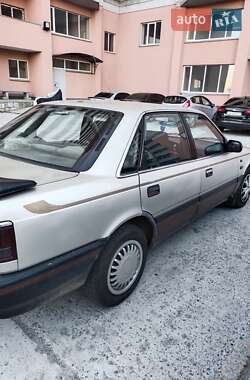 Седан Mazda 626 1992 в Каменке