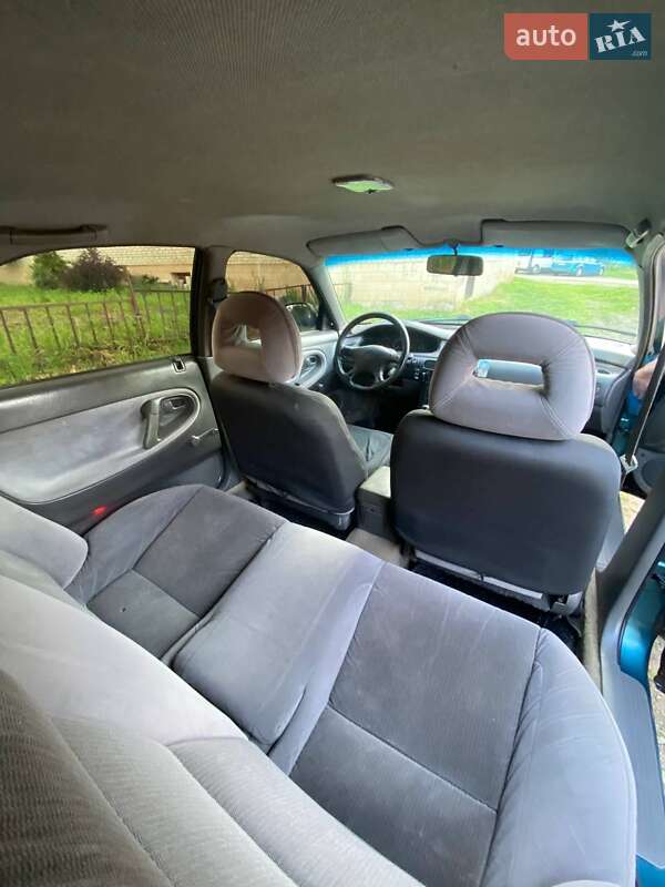 Седан Mazda 626 1994 в Стрые