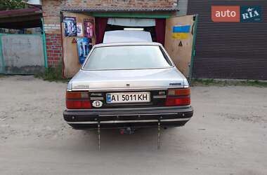 Седан Mazda 626 1986 в 