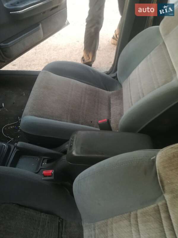 Седан Mazda 626 1986 в Кропивницком