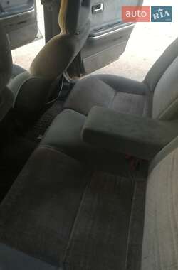 Седан Mazda 626 1986 в Кропивницком