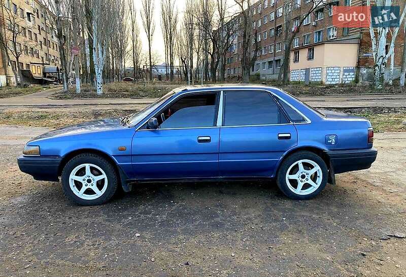 Седан Mazda 626 1989 в Николаеве
