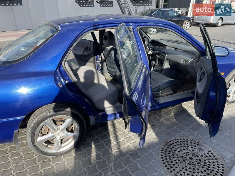 Седан Mazda 626 1993 в Одессе
