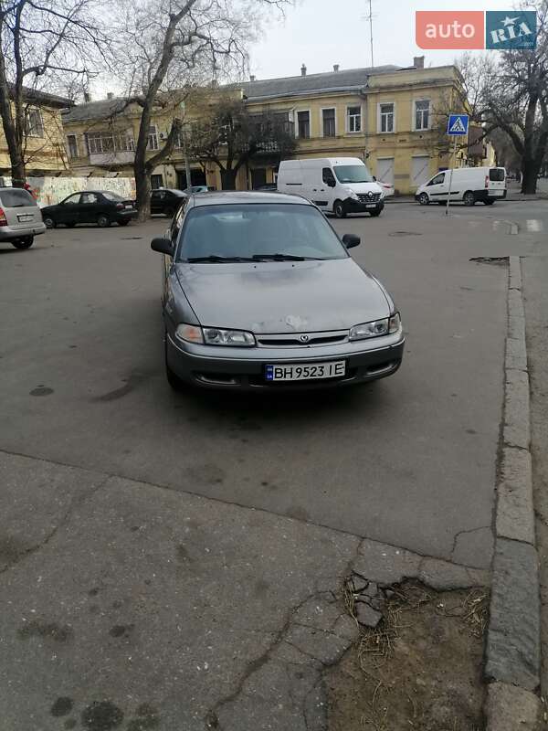 Седан Mazda 626 1993 в Одессе