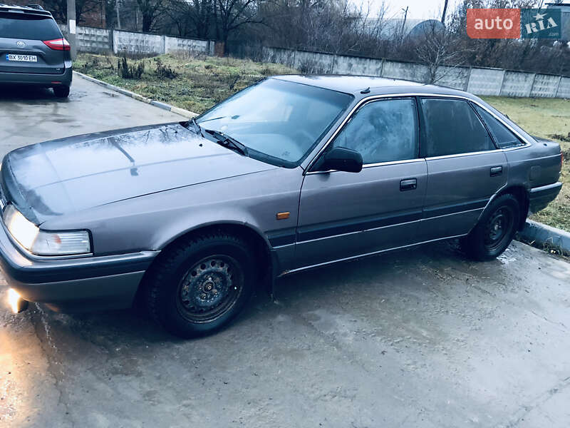 Седан Mazda 626 1989 в Кам'янець-Подільському
