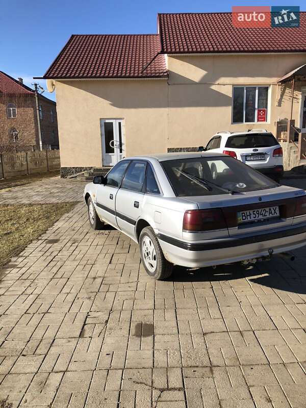 Хэтчбек Mazda 626 1988 в Черновцах
