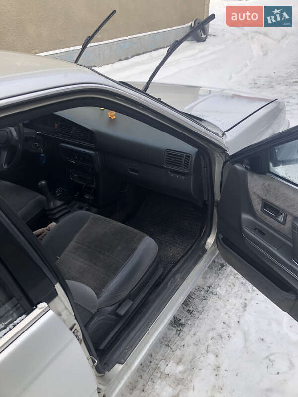 Хэтчбек Mazda 626 1988 в Черновцах