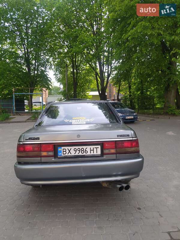 Седан Mazda 626 1988 в Хмельницком