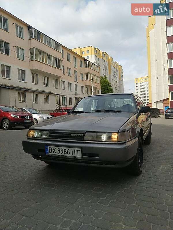 Седан Mazda 626 1988 в Хмельницком