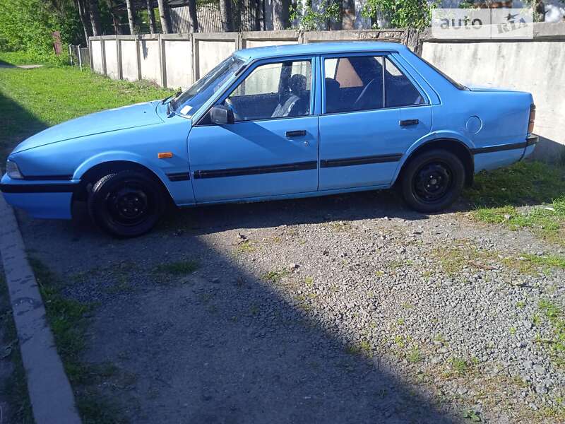 Седан Mazda 626 1986 в Летичеве