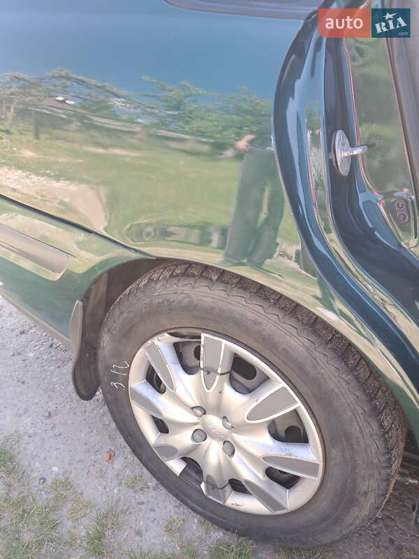 Седан Mazda 626 1999 в Долині