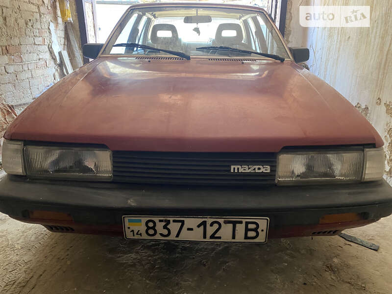 Седан Mazda 626 1987 в Львове