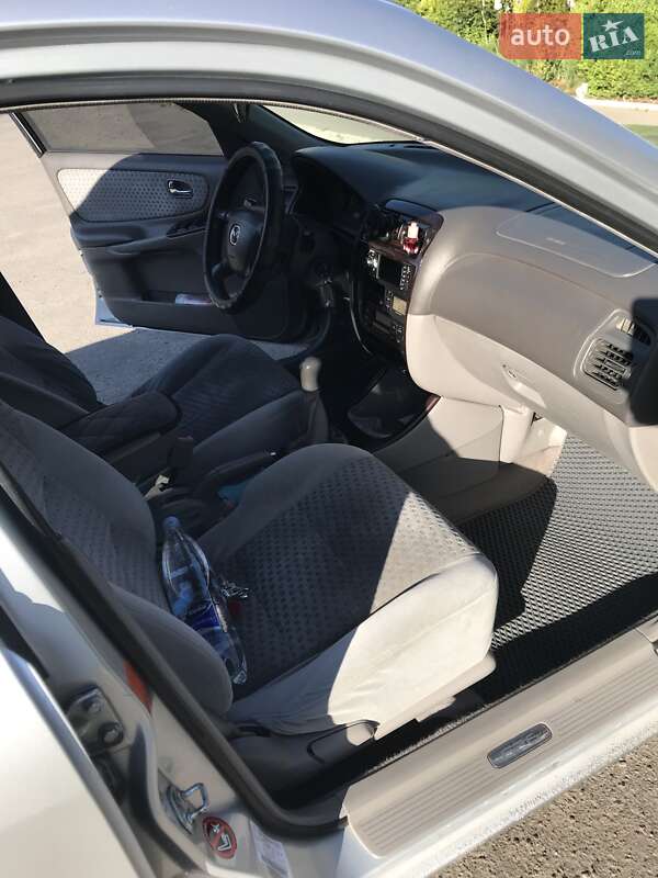 Седан Mazda 626 2000 в Ладижині