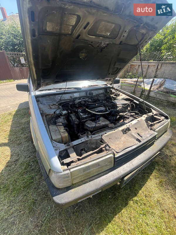 Седан Mazda 626 1987 в Львові