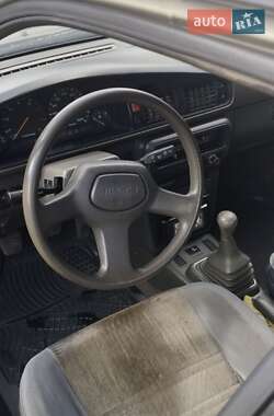 Хэтчбек Mazda 626 1990 в 