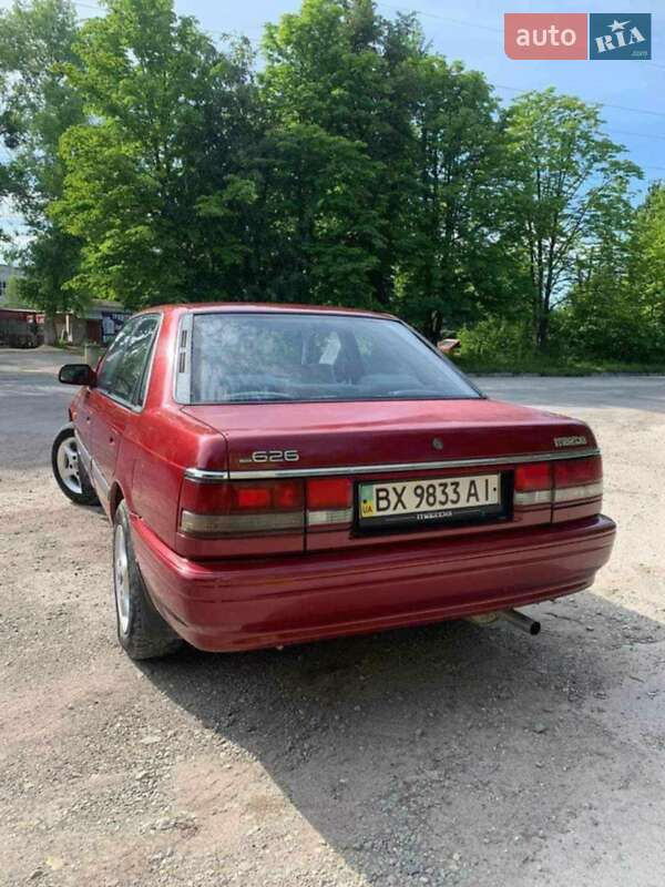 Седан Mazda 626 1990 в Каменец-Подольском