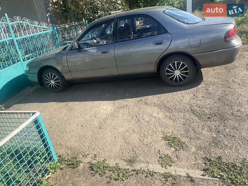 Седан Mazda 626 1995 в Сараті