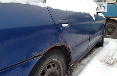 Седан Mazda 626 2000 в 