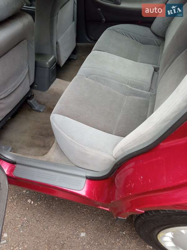 Седан Mazda 626 1994 в Черкассах
