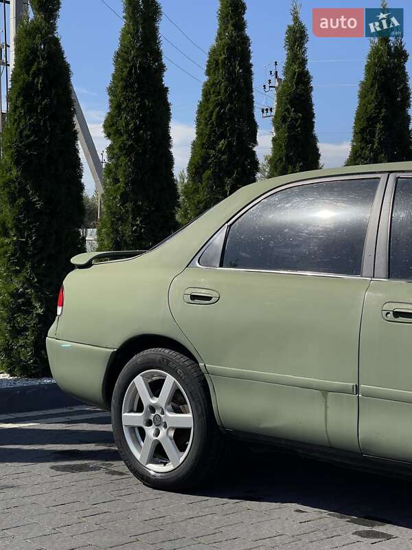 Седан Mazda 626 1992 в Надворной