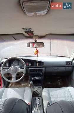 Седан Mazda 626 1990 в 
