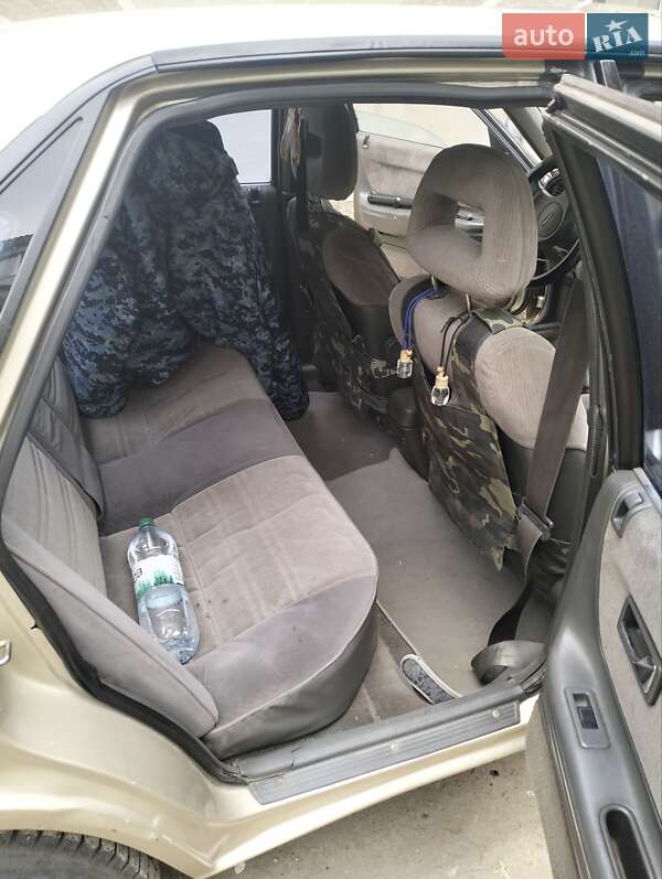 Седан Mazda 626 1989 в Біляївці
