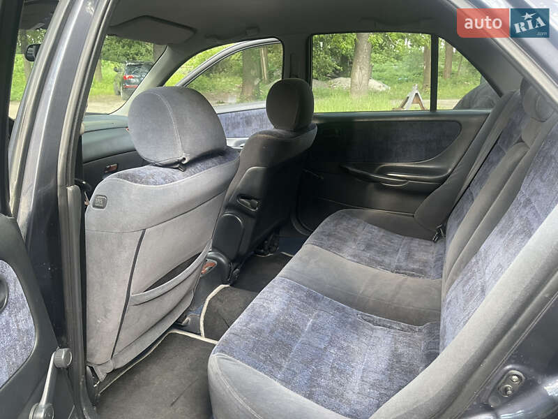 Седан Mazda 626 2000 в Львове