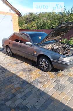 Седан Mazda 626 1988 в Зіньківі