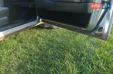 Седан Mazda 626 1985 в Ровно